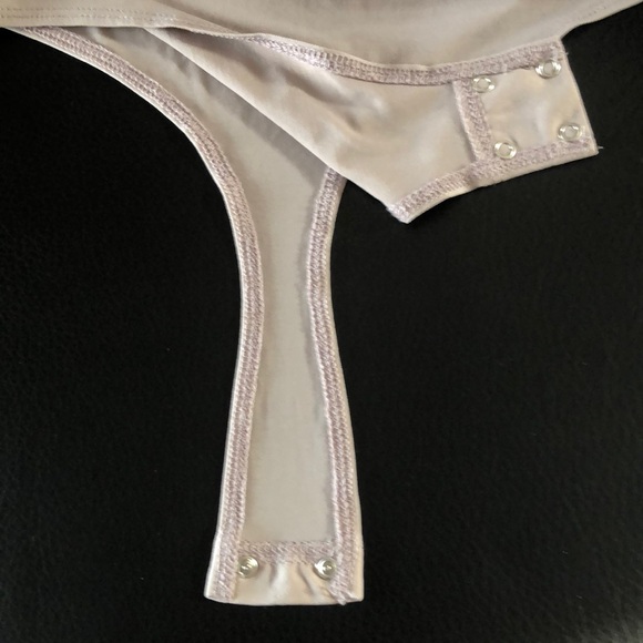 Elegant Crush Velvet V-Neck Bodysuit - Champagne - Picture 6 of 6